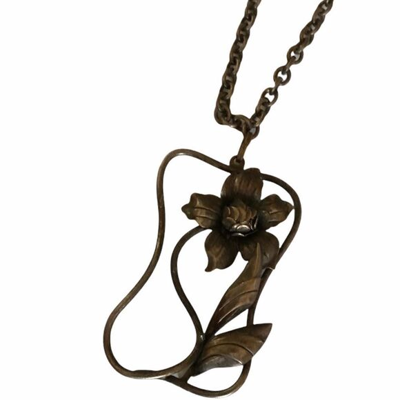 Silver tone pendant flower necklace - Picture 1 of 4